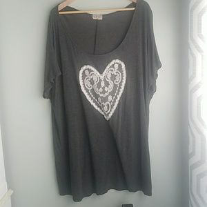 Free Kisses 2XL Fashion Top Plus Size